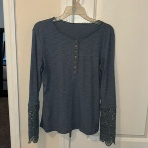 Blue knit and lace shirt